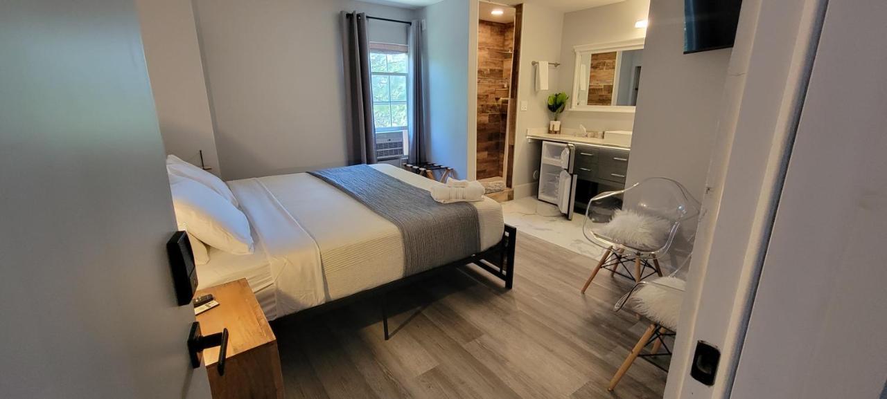 Eagle'S Landing Lodge 卡斯特 外观 照片