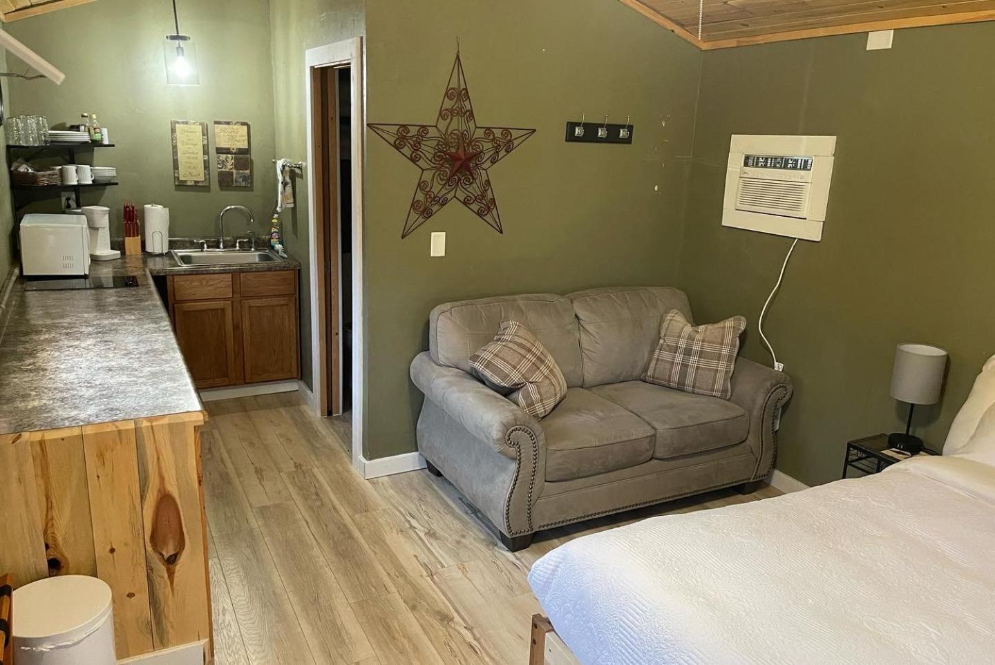 Eagle'S Landing Lodge 卡斯特 外观 照片