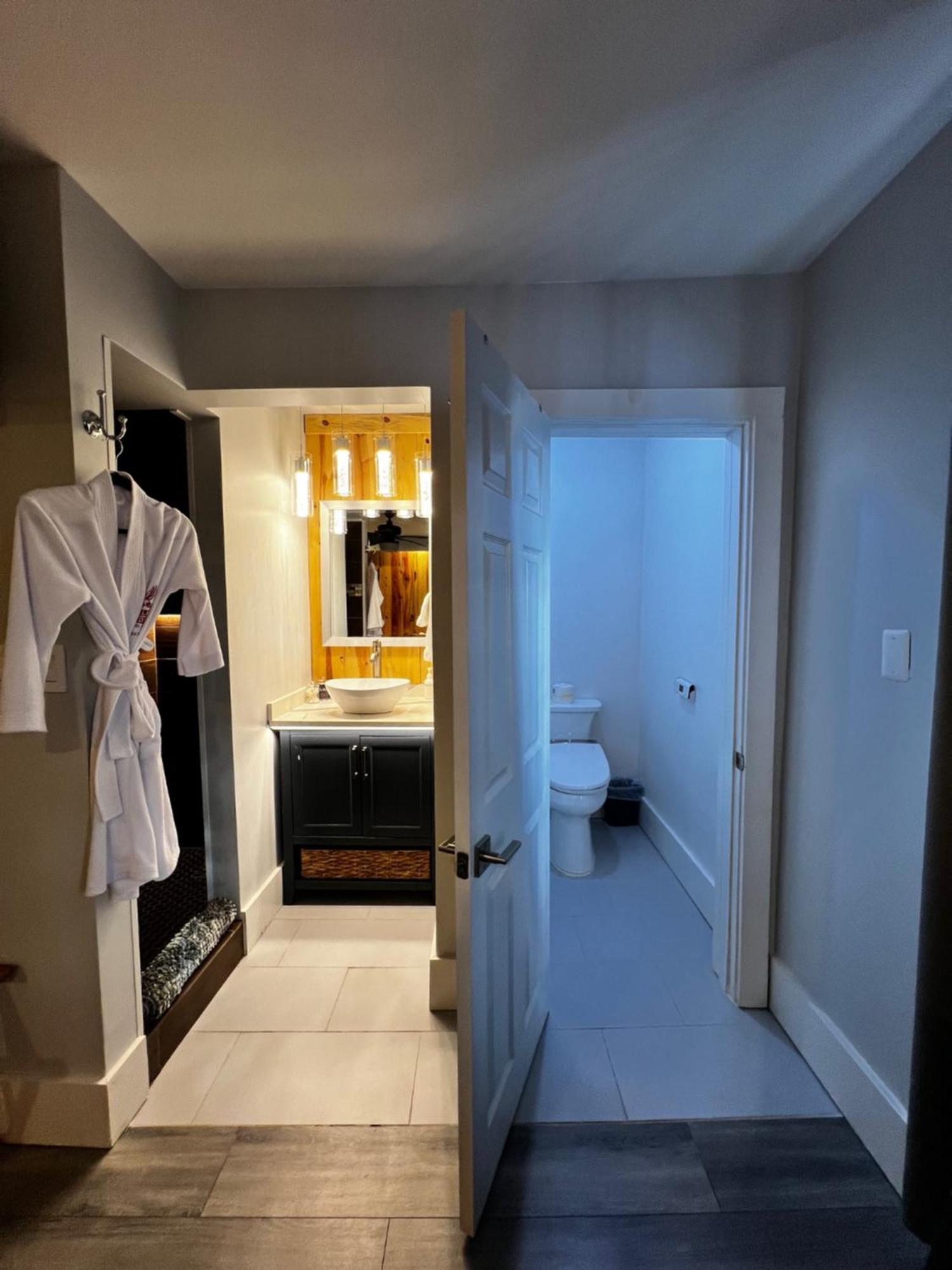 Eagle'S Landing Lodge 卡斯特 外观 照片